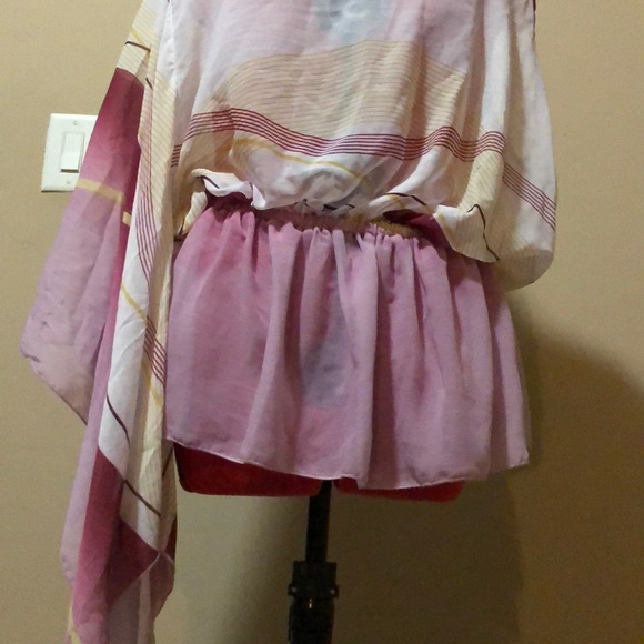 Beautiful slightly sheer shirt❤️ - Picture 4 of 4